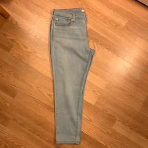 Women’s Levi Strauss Light Wash Jeans Size 32